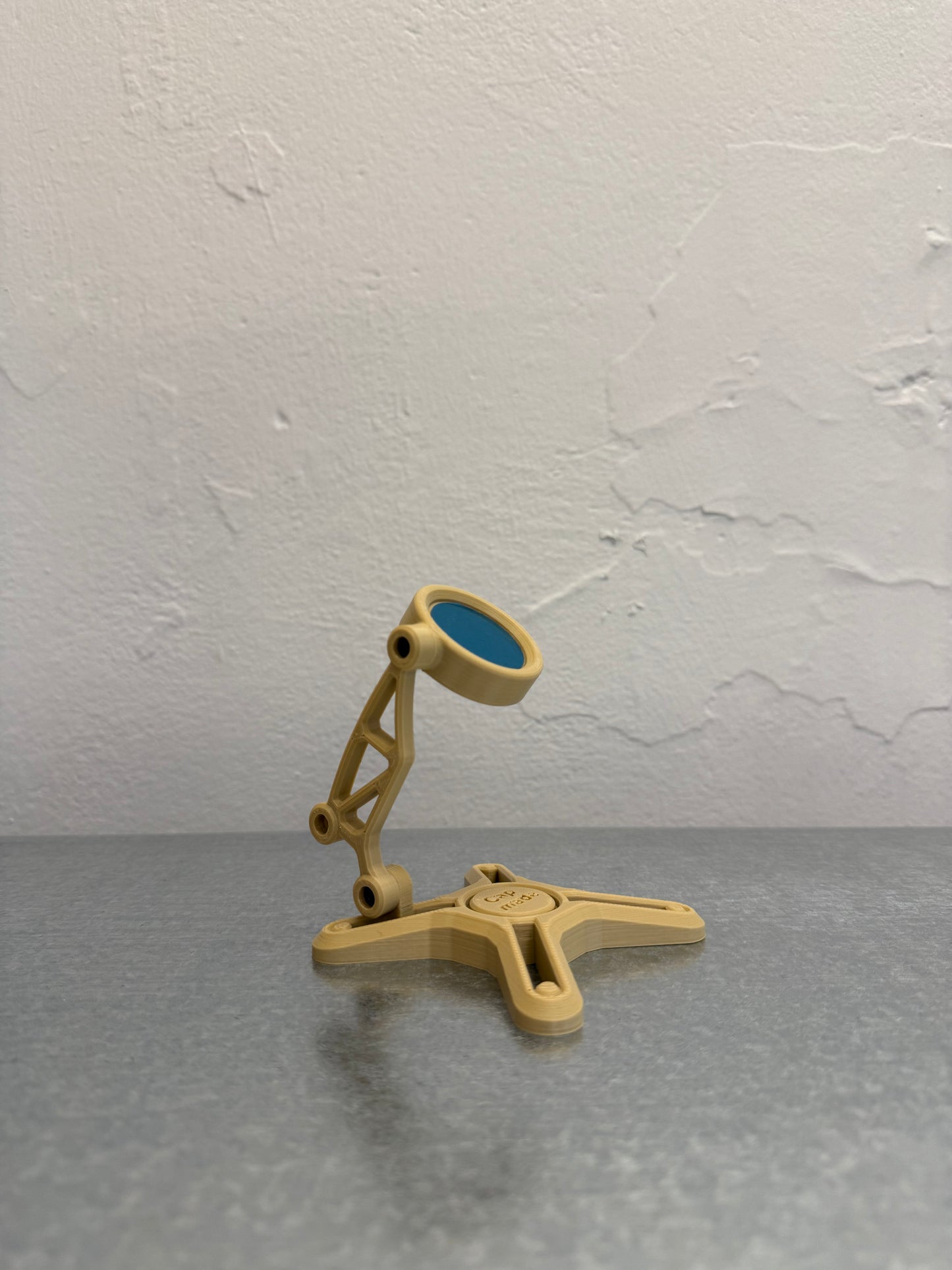 3D-printed display stand GT00