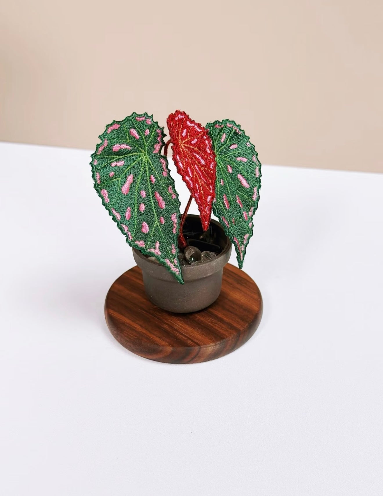 Embroidered Begonia Duo Mini Decor